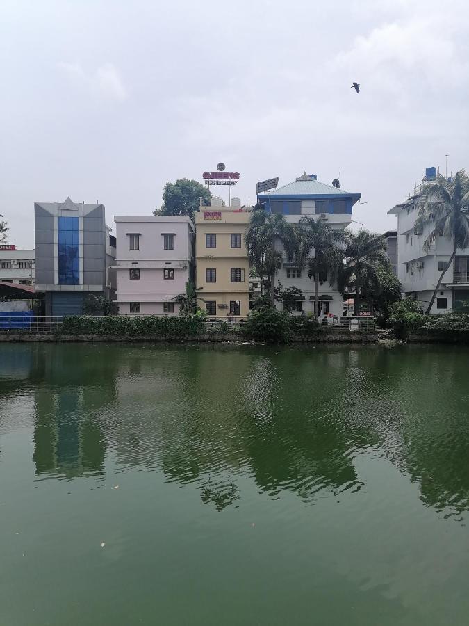 Queens Residency Thrissur Exteriör bild