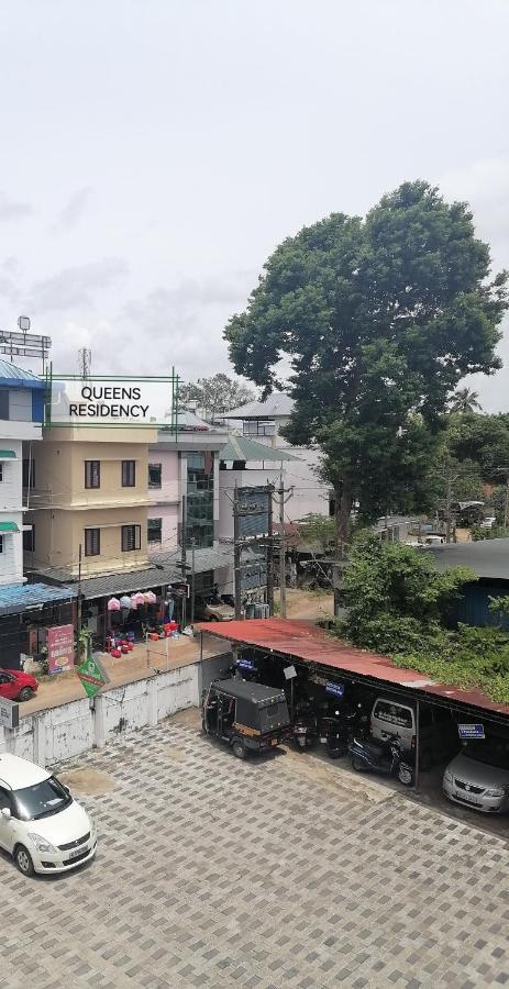 Queens Residency Thrissur Exteriör bild