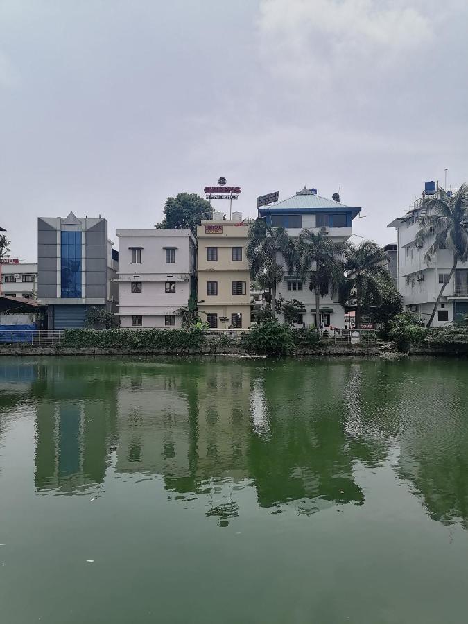 Queens Residency Thrissur Exteriör bild